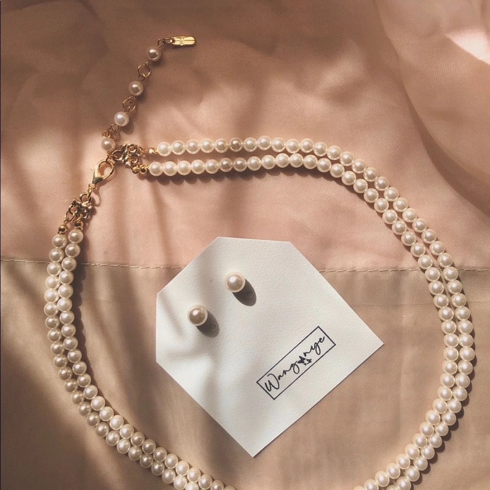 Pearl necklace and earring set